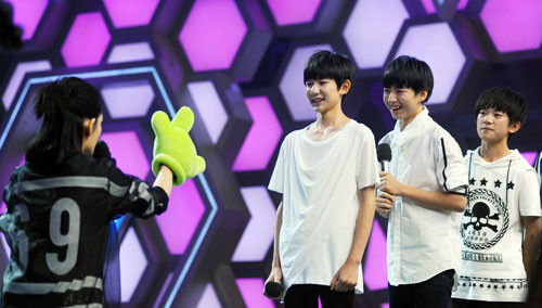 快乐大本营的小游戏-快乐大本营里所有的好玩